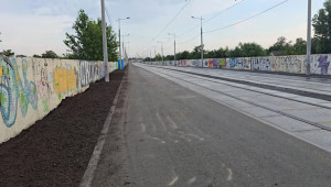 Ліворуч нової дороги буде газон, праворуч - хідник